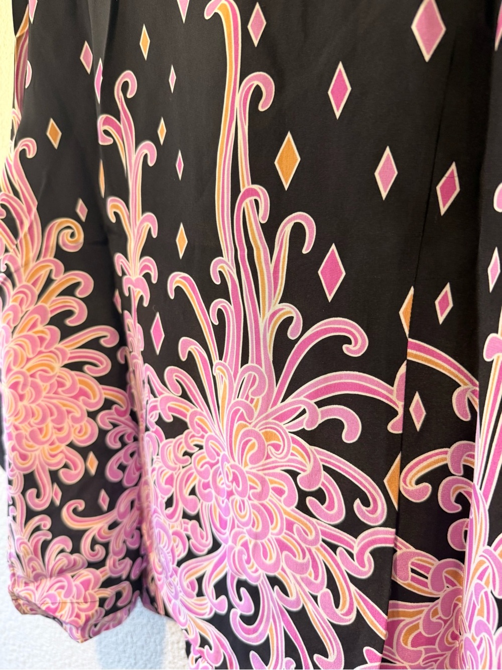 BOB MACKIE Silk Printed Button-Front Women's Top - Picture 3 of 6